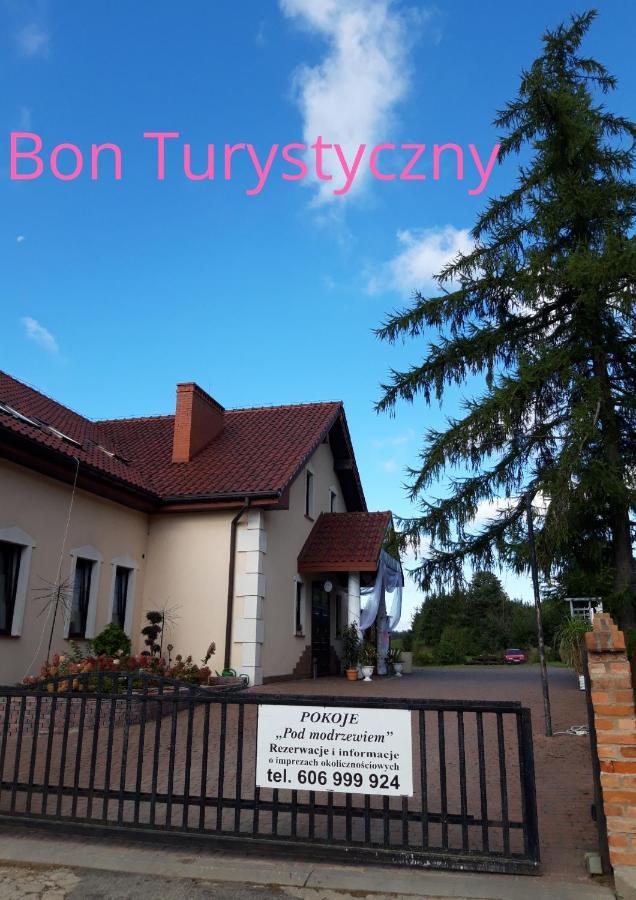 Pensjonat Agroturystyczny Pod Modrzewiem Bed & Breakfast Florczaki Ngoại thất bức ảnh