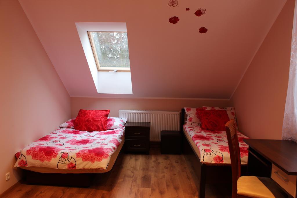 Pensjonat Agroturystyczny Pod Modrzewiem Bed & Breakfast Florczaki Ngoại thất bức ảnh