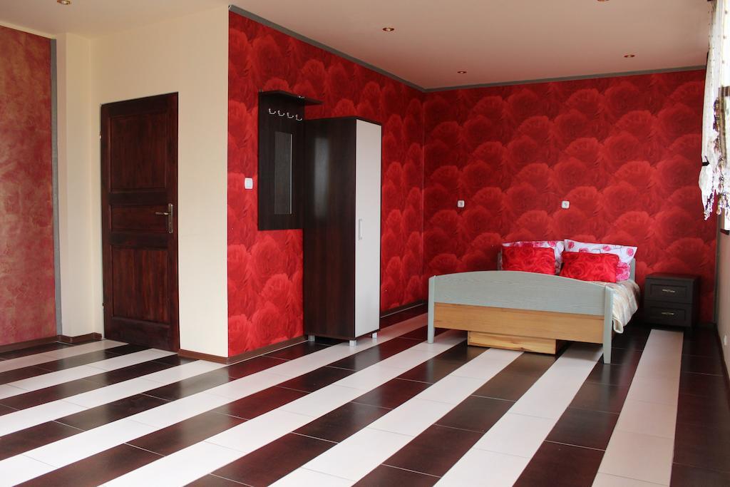 Pensjonat Agroturystyczny Pod Modrzewiem Bed & Breakfast Florczaki Phòng bức ảnh