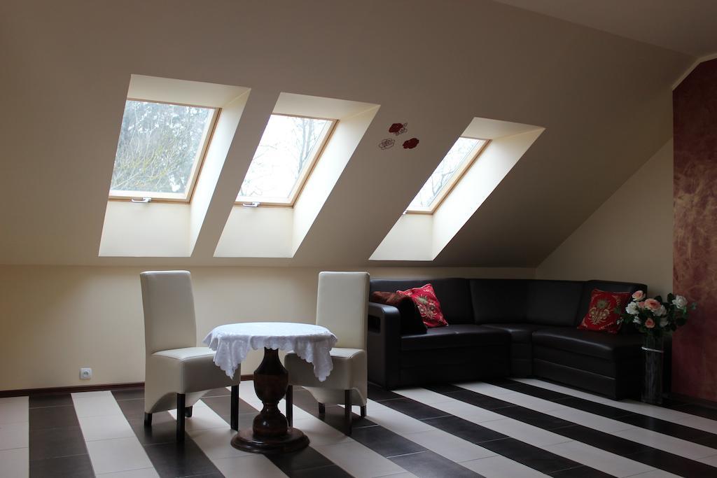 Pensjonat Agroturystyczny Pod Modrzewiem Bed & Breakfast Florczaki Phòng bức ảnh