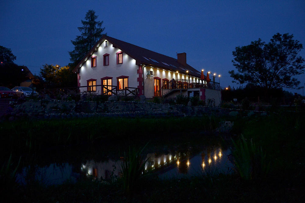 Pensjonat Agroturystyczny Pod Modrzewiem Bed & Breakfast Florczaki Ngoại thất bức ảnh