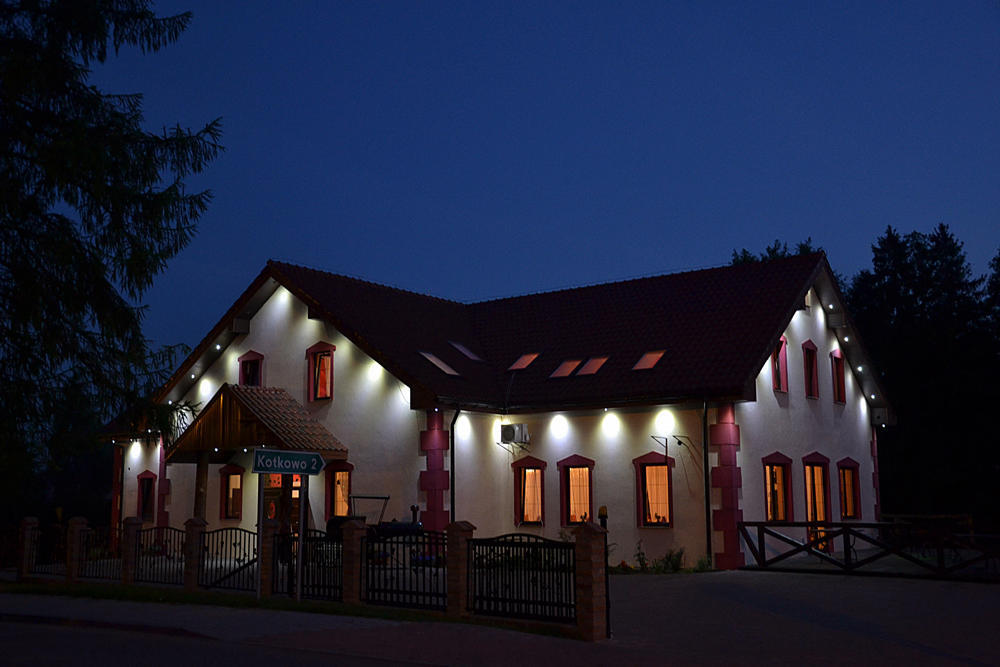 Pensjonat Agroturystyczny Pod Modrzewiem Bed & Breakfast Florczaki Ngoại thất bức ảnh