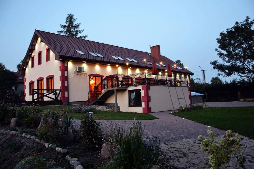 Pensjonat Agroturystyczny Pod Modrzewiem Bed & Breakfast Florczaki Ngoại thất bức ảnh